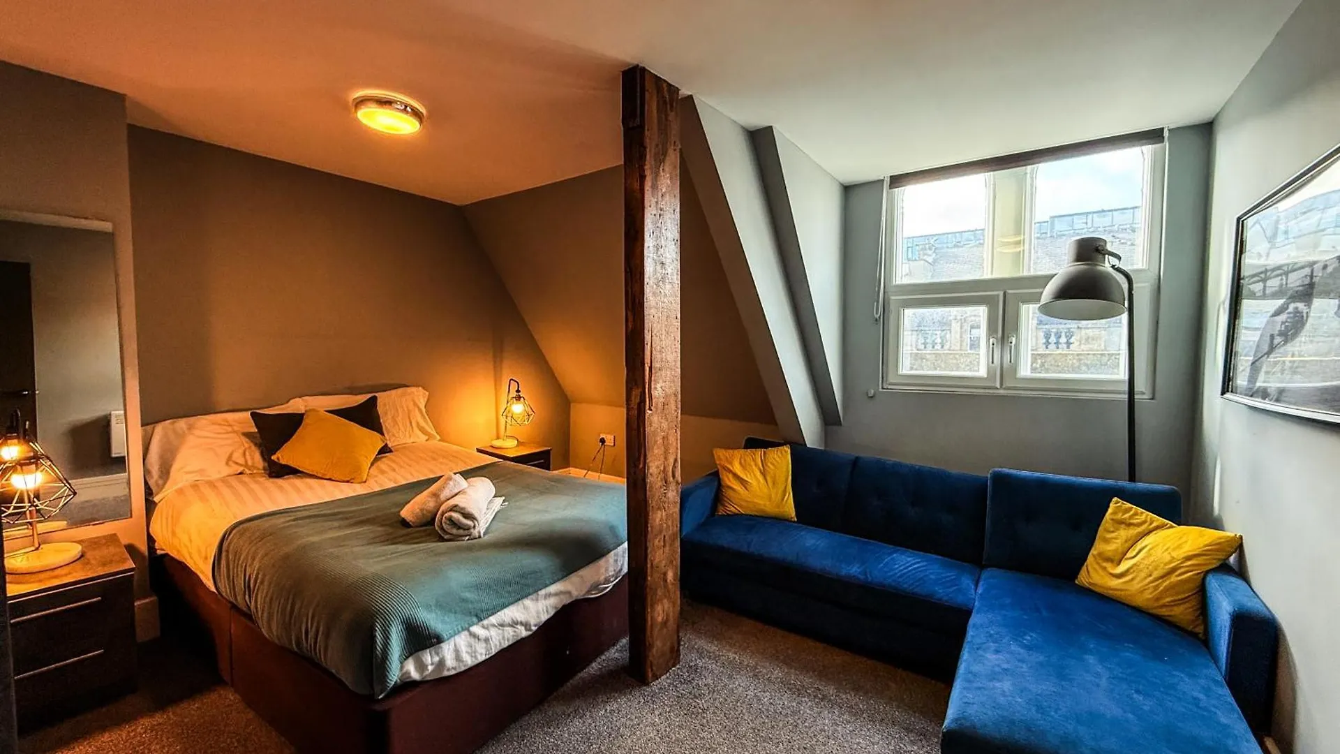 2 Bedroom Apartment In The Heart Of Newcastle - Spacious - Sleeps 7 0*, Newcastle upon Tyne United Kingdom
